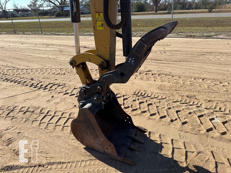 2019-caterpillar-305.5e2-cr-image-19