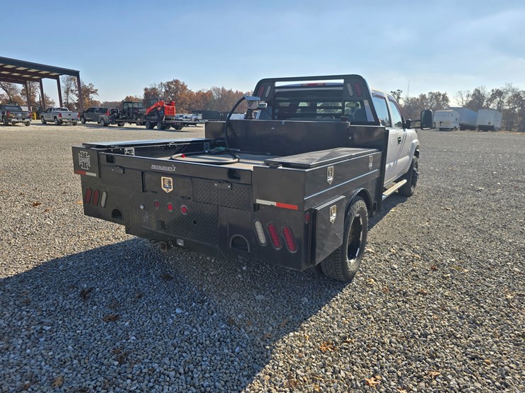 chevrolet-silverado-3500-image-24