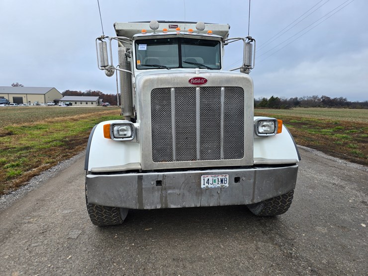 peterbilt-367-image-45