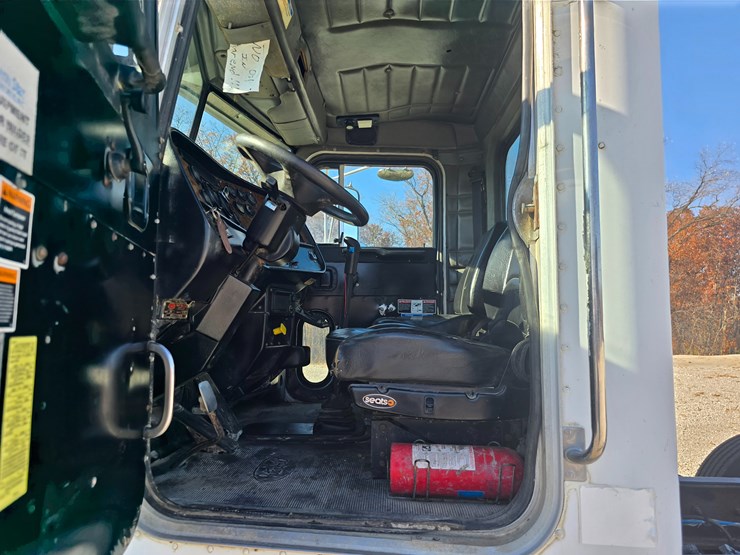 peterbilt-357-image-78