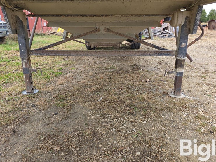 neville-trailer-image-13