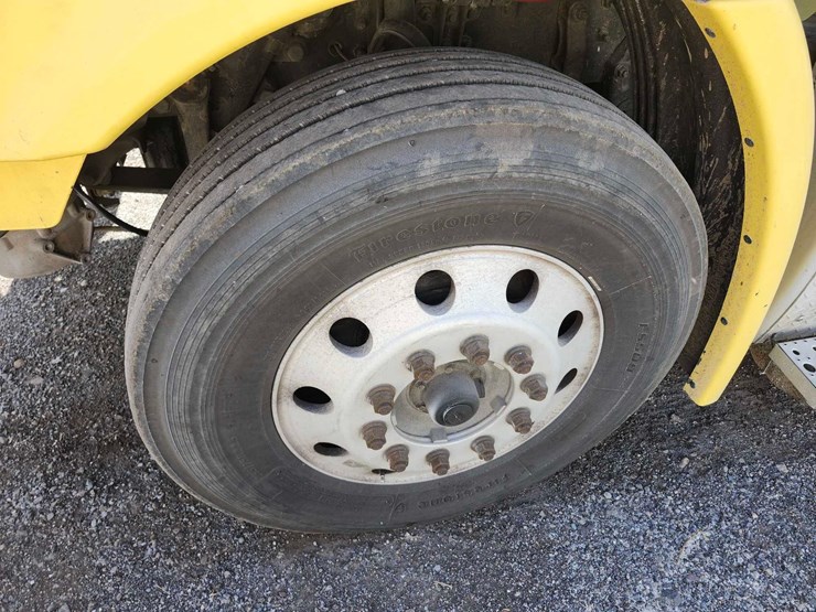 2016-freightliner-semi,-tag-#646-image-4