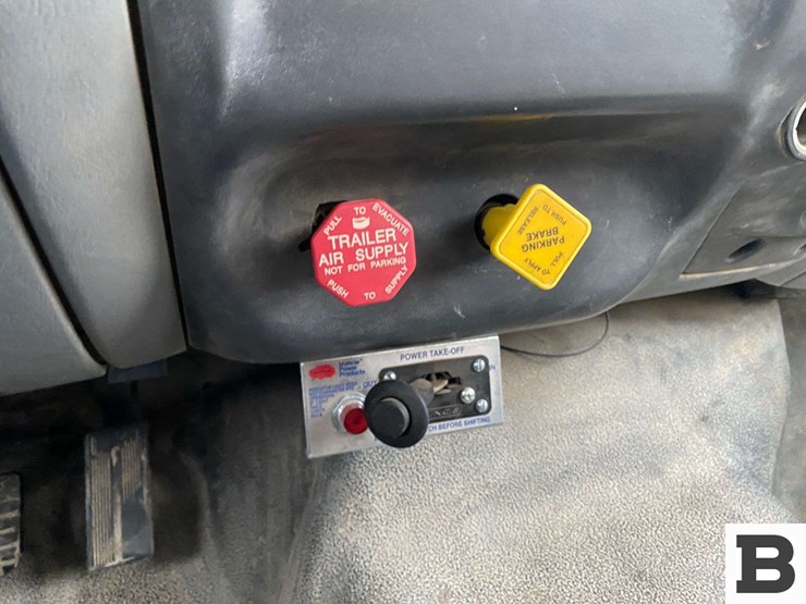 2006-ford-f750-image-58