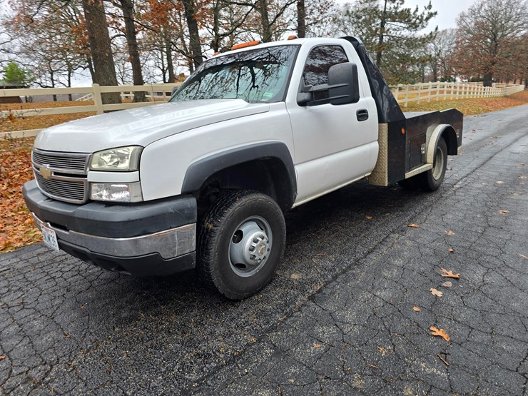chevrolet-silverado-3500-image-3