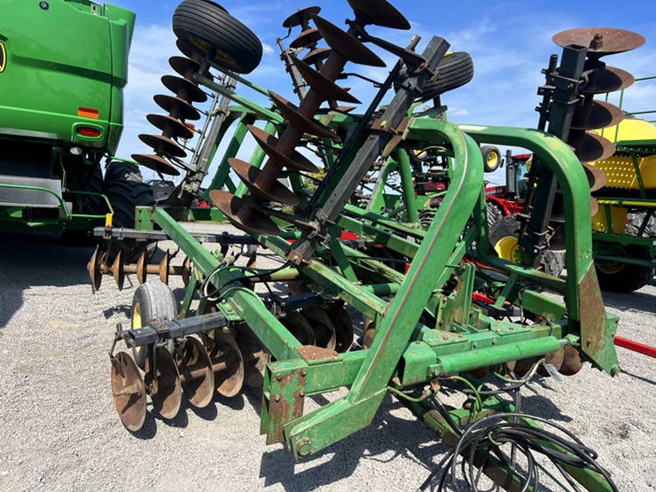 john-deere-24-image-3