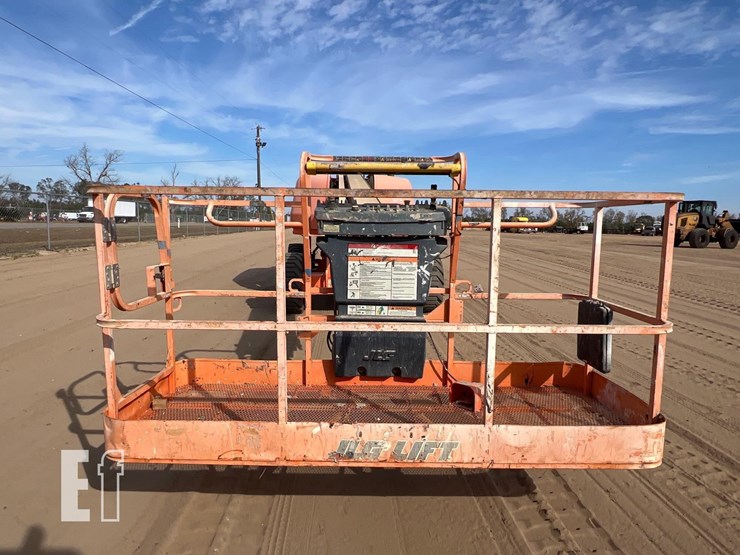 2018-jlg-600s-image-24