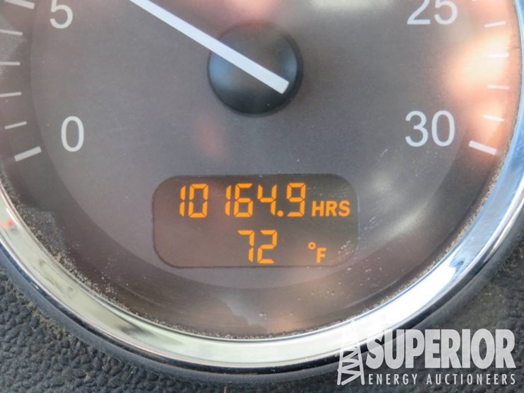 peterbilt-388-image-16