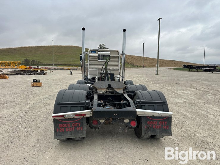 2016-peterbilt-389-image-6