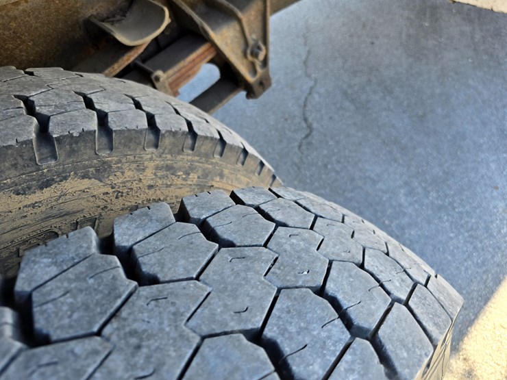 1999-international-4700-image-75