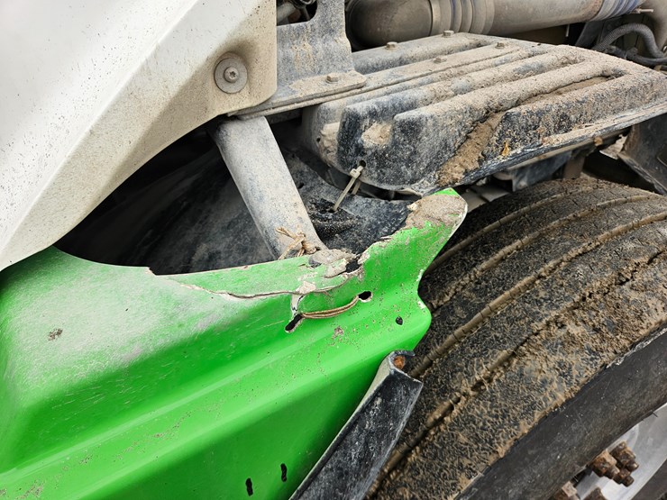 freightliner-columbia-120-image-127