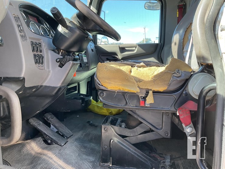 peterbilt-337-image-54