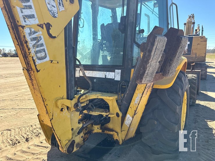 new-holland-b95-image-12