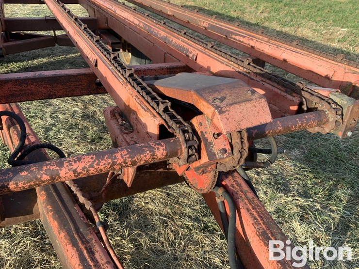 hesston-60a-stack-mover-image-15