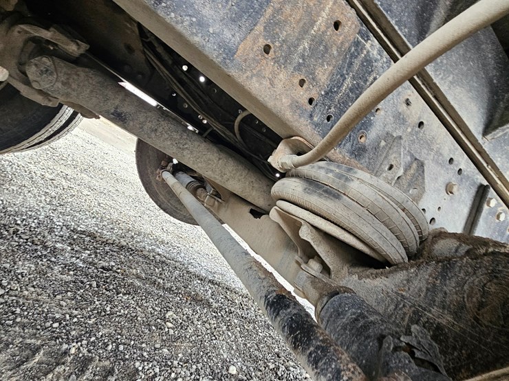 freightliner-columbia-120-image-119