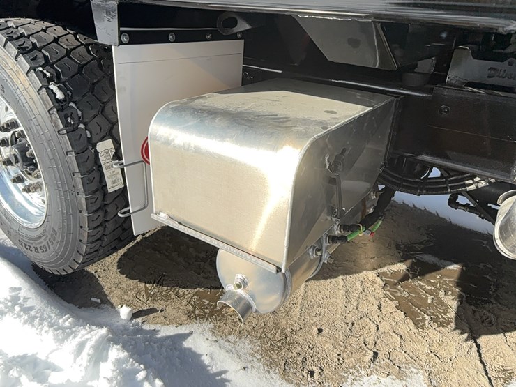 peterbilt-567-image-4