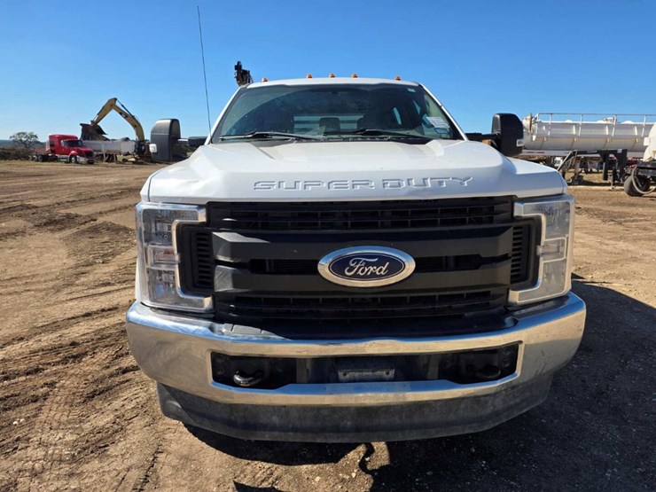 2019-ford-f350-image-2