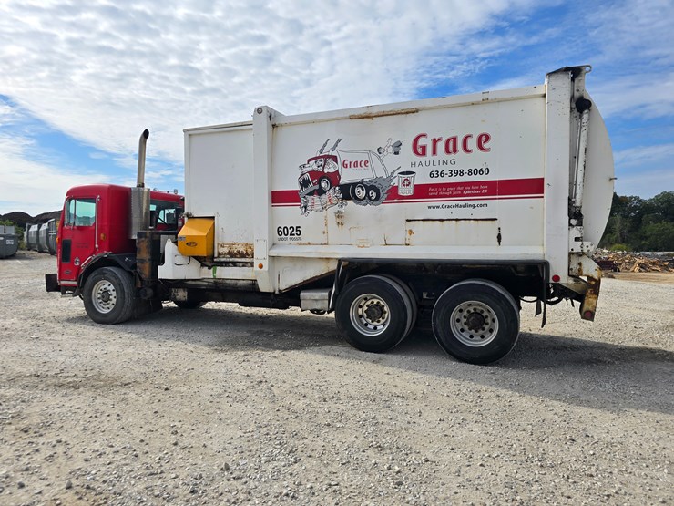 2005-peterbilt-320-image-9