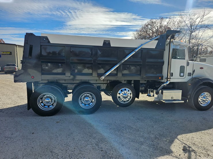 2009-peterbilt-365-image-21