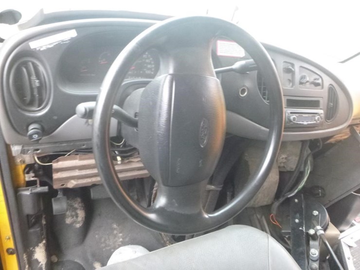 2001-ford-e450-image-7