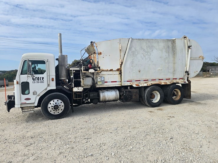 2003-peterbilt-320-image-7