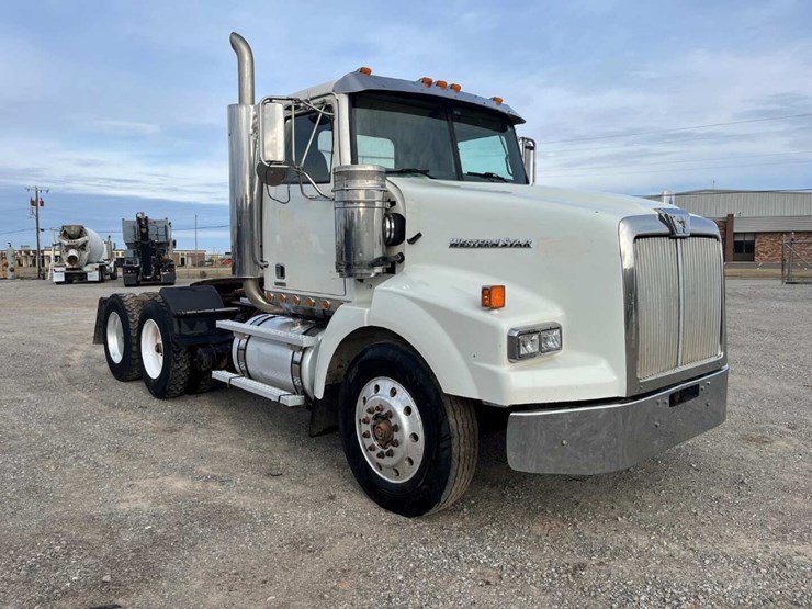 2016-western-star-4900-image-3