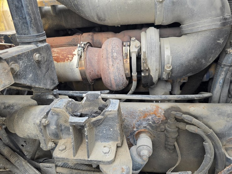 2003-peterbilt-320-image-77