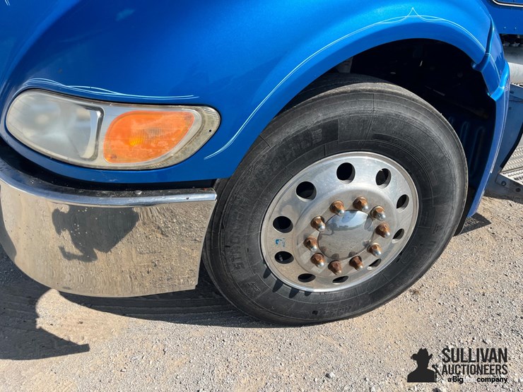 peterbilt-386-image-13