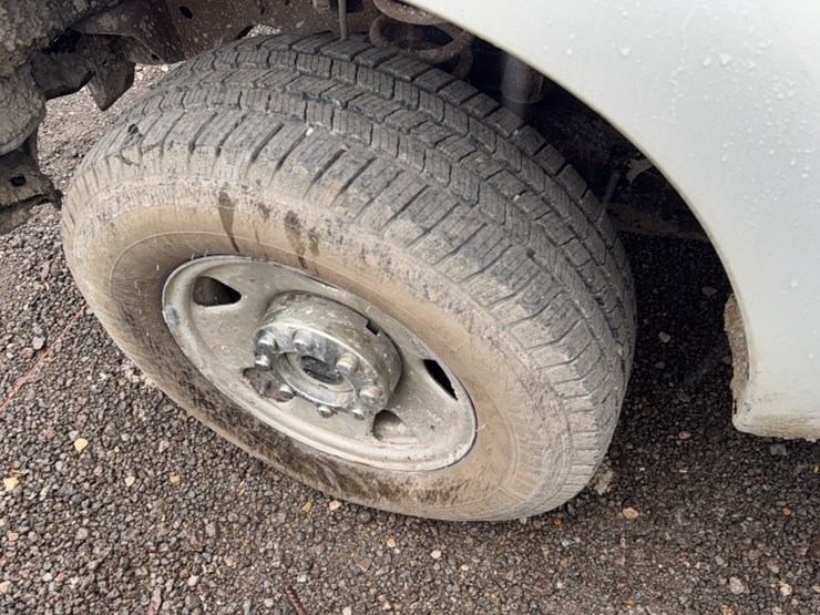 2011-ford-f250-image-13