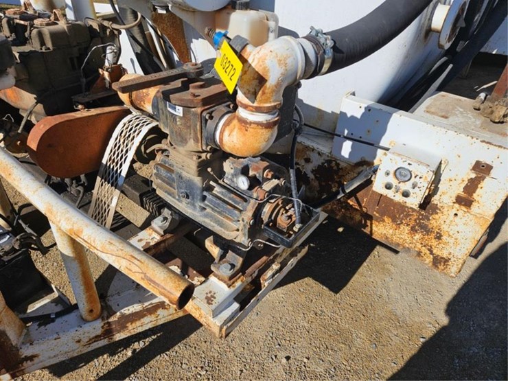 #3272-•-1983-presvac-systems-sewer-vac-image-18