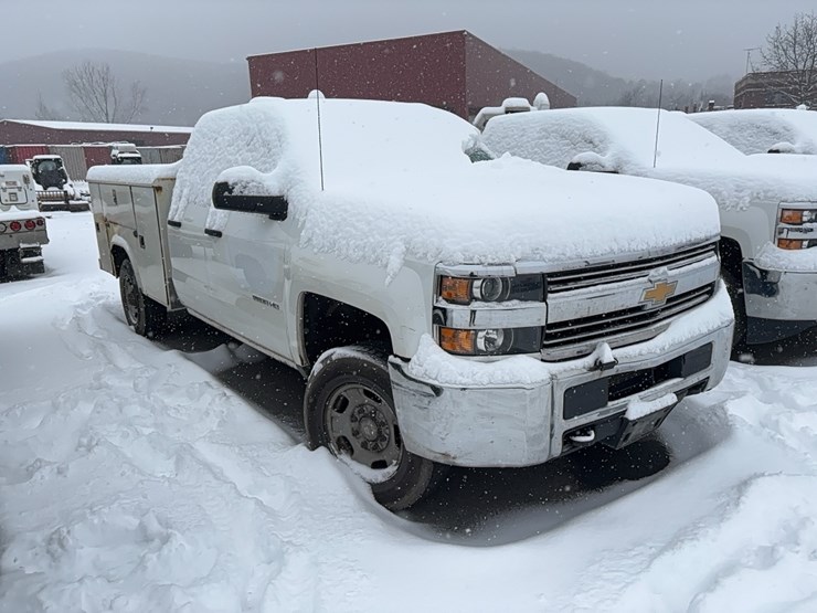 2016-chevrolet-2500hd-image-2