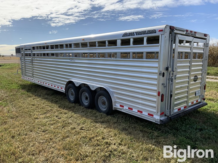 2019-elite-tri/a-gooseneck-livestock-trailer-image-7