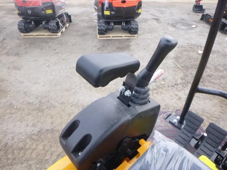 2025-vicsec-vc15p-hydraulic-excavator-image-22