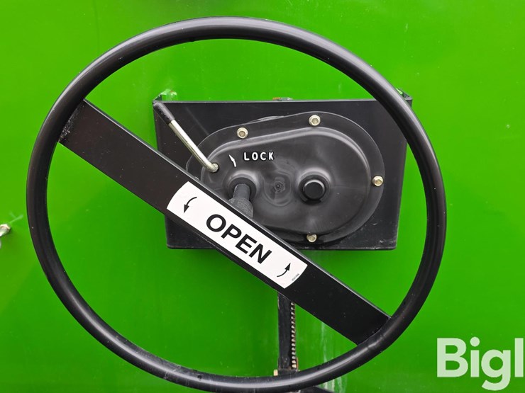 unverferth-brent-gt-644-gravity-wagon-image-17