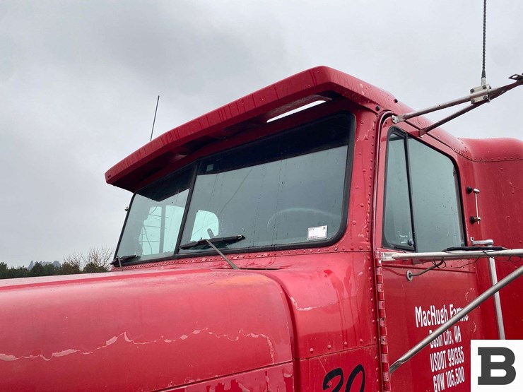 1993-freightliner-fld120-image-12