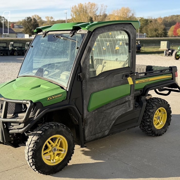 2019 JOHN DEERE GATOR XUV 835R