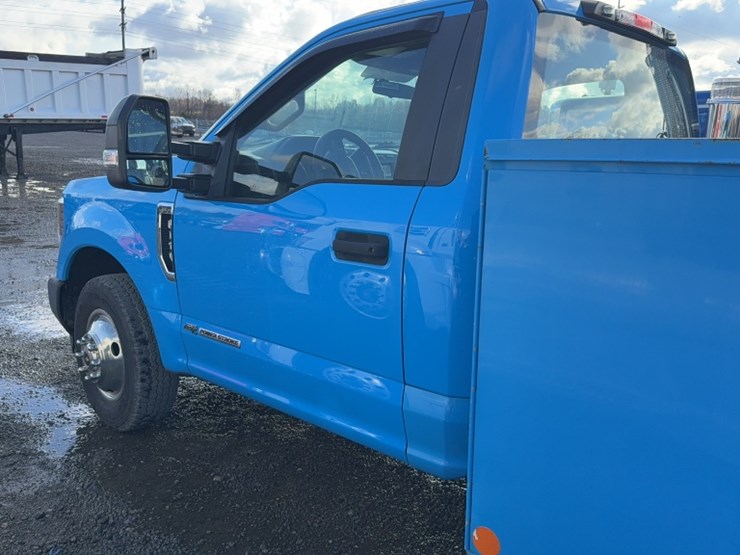 2018-ford-f350-image-15