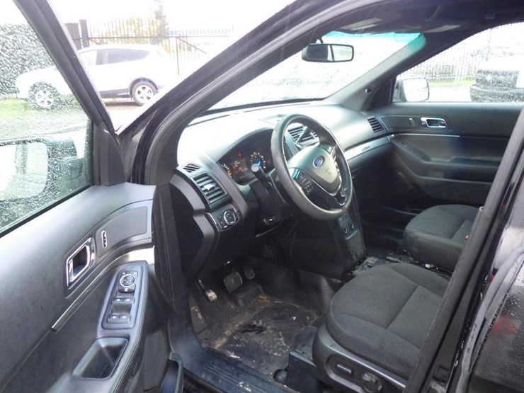 2017-ford-explorer-image-5