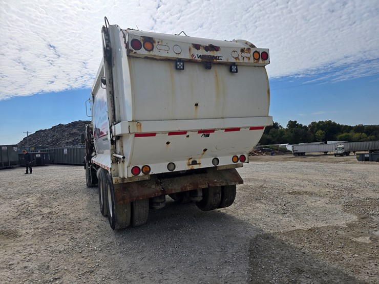 2003-peterbilt-320-image-21