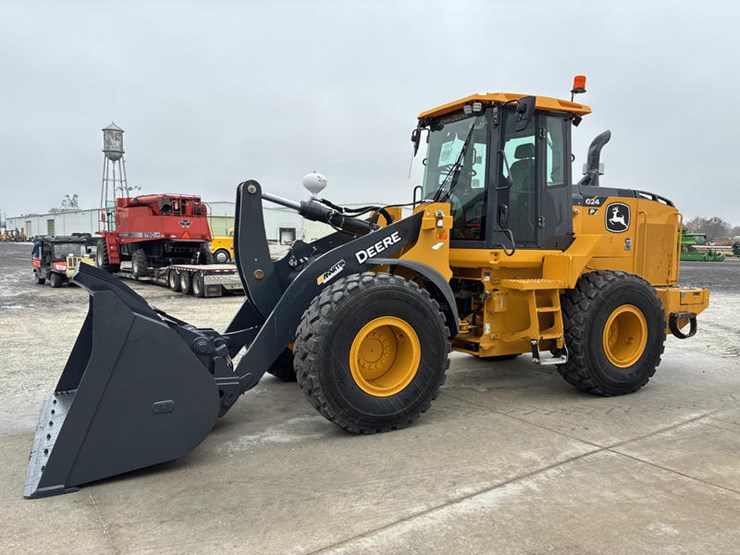 john-deere-624-image-12