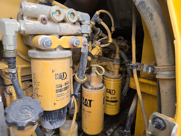 caterpillar-953d-image-95