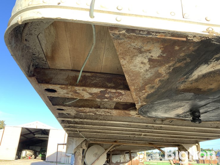 1960-timpte-t/a-nurse-tank-van-trailer-image-10