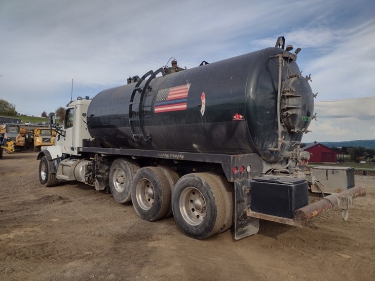 peterbilt-567-image-40