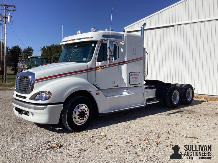 2005-freightliner-columbia-120-image-1