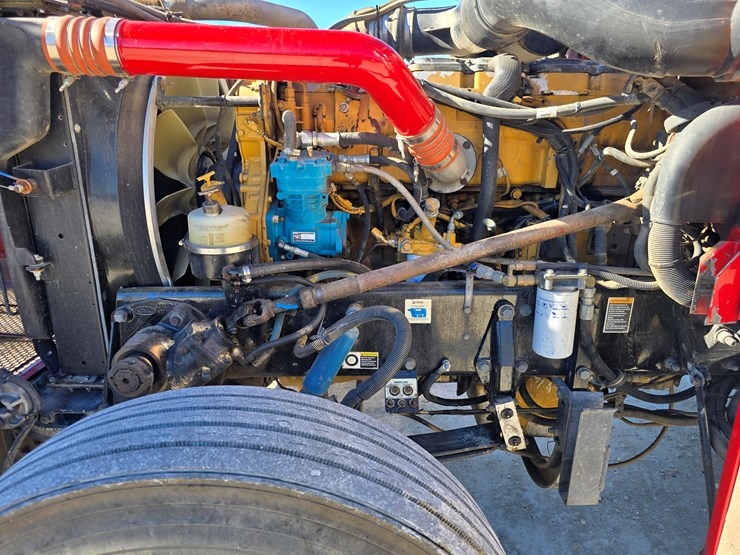 2005-peterbilt-379-image-59