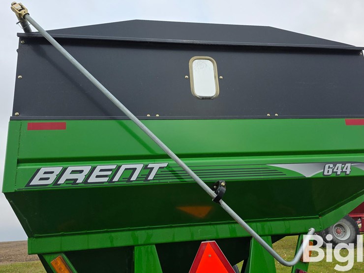 unverferth-brent-gt-644-gravity-wagon-image-14