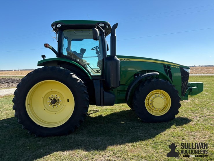 john-deere-8260r-image-4