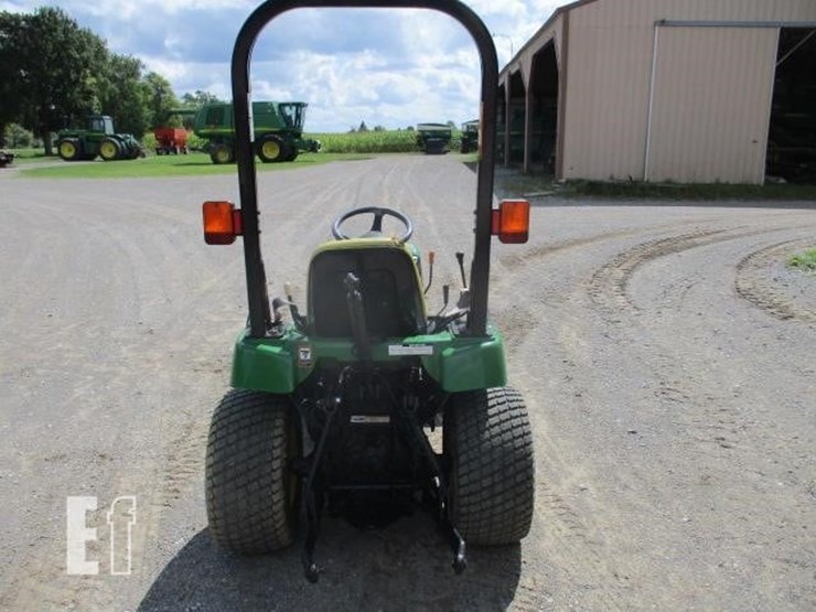 john-deere-2305-image-11