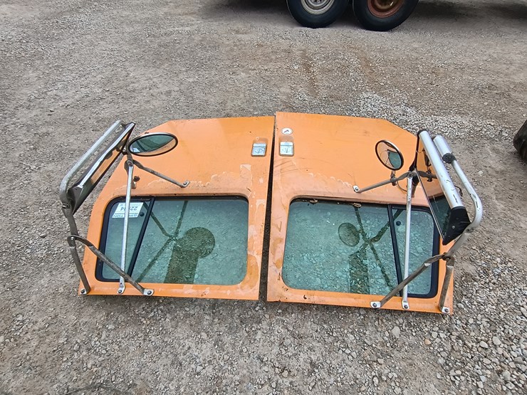 international-4900-image-3