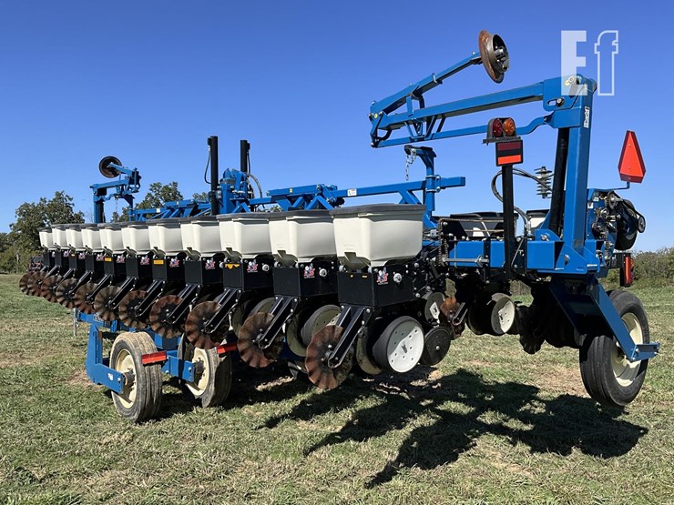 2013-kinze-3600-image-3