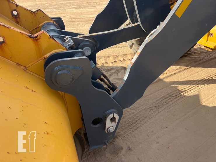 2020-deere-444l-image-10